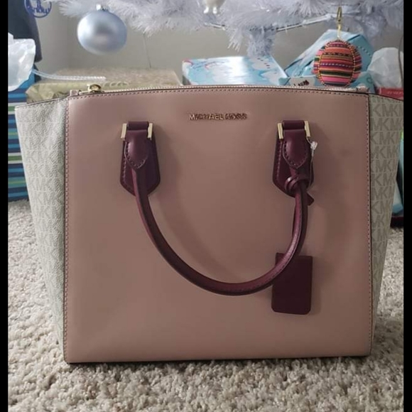 Michael Kors Handbags - Michael Kors purse